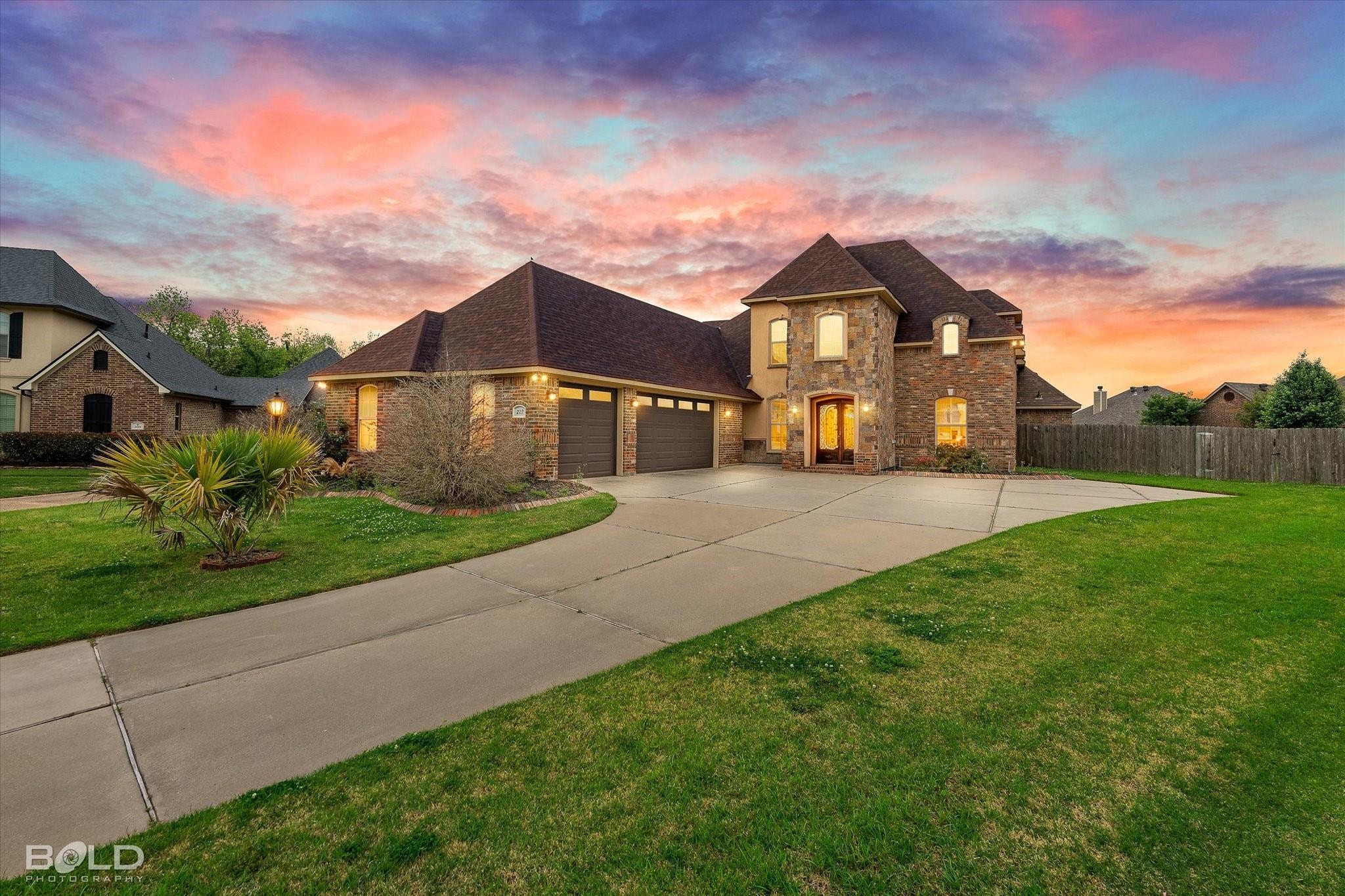 227 Piccadilly CIR, Bossier City — open house